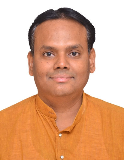 https://www.api.monkvyasa.com/assets/uploads/user/avatar/SantoshKumar.jpg